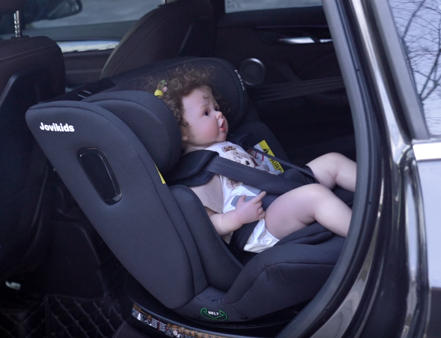 How to fit a car seat with a seatbelt?
